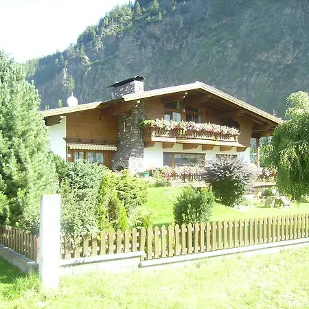 Apartament Gaestehaus Waltraud Längenfeld