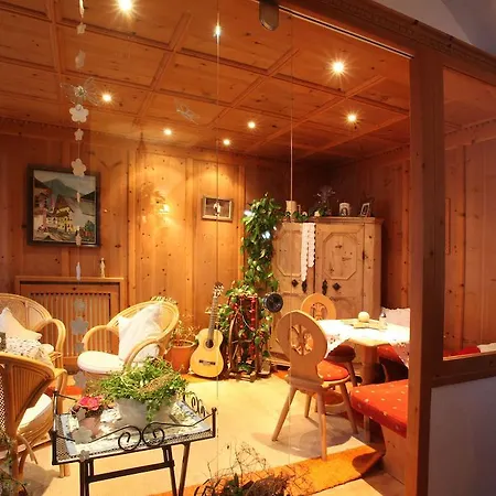 Gastehaus Waltraud * Лангенфельд