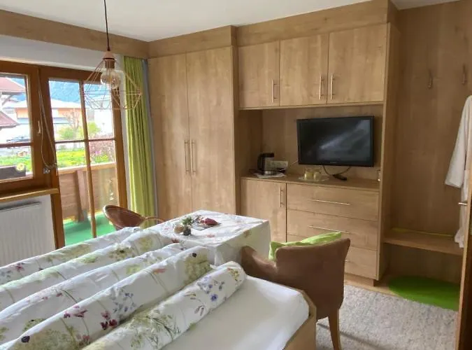 Gaestehaus Waltraud * Λάνγκενφελντ